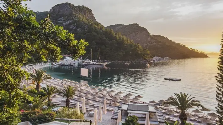 Hillside Beach Club
